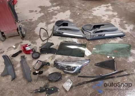 2018 Subaru Outback 2.5I Premium z USA, uszkodzony, nr VIN 4S4BSACC4J3387825